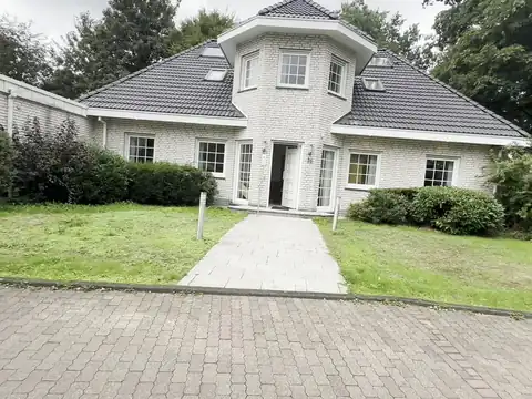 Photo de la maison prise au téléphone avant retouche